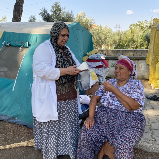 Mevsimlik işçilerin çadırında kanser taraması
Mobil sağlık hizmeti vatandaş...