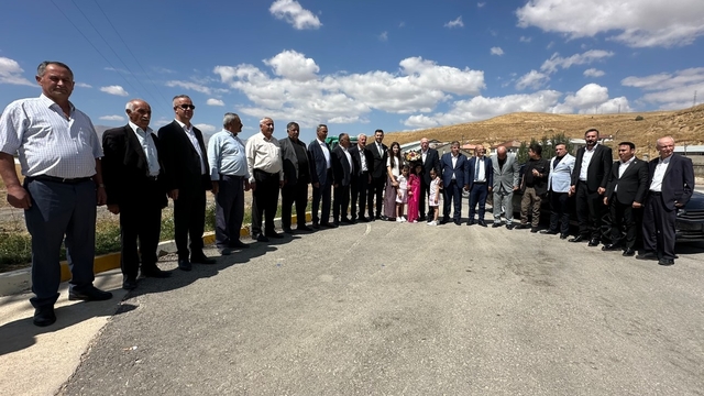 Başkan Şemsi Bayraktar Yüksekova'da çiftçilerle buluştu
