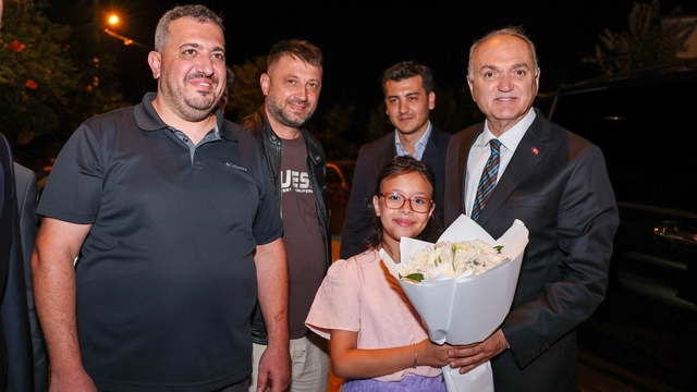 Başkan Özlü, "Bizim yaptığımız her iş gerçek belediyeciliktir"