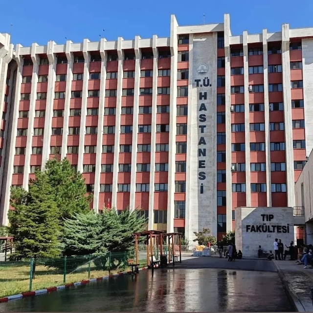 Alkolü bitince kolonya içen şahıs hastaneye kaldırıldı