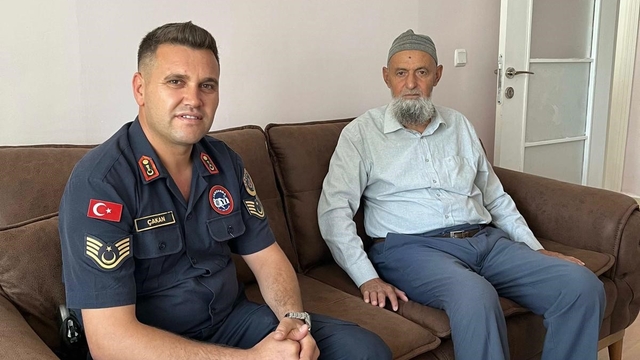 Şehit babasına vefa ziyareti