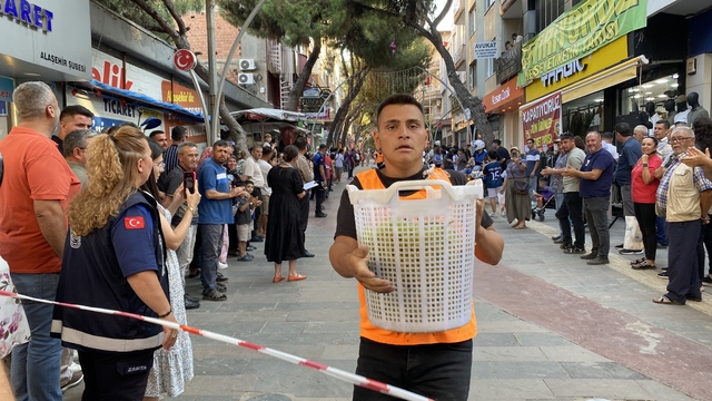 30 kiloluk kelterlerle kıyasıya yarıştılar
Alaşehir'de üzüm festivali renkli başladı
