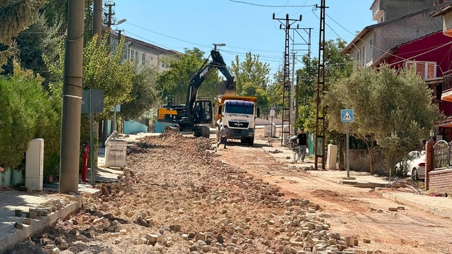 Akçakoca Caddesi'nde asfalt çalışmaları başladı
