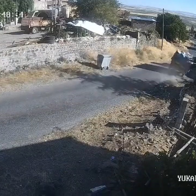 Traktör kazasında ağır yaralanan 75 yaşındaki kadın hayatını kaybetti
Kaza...