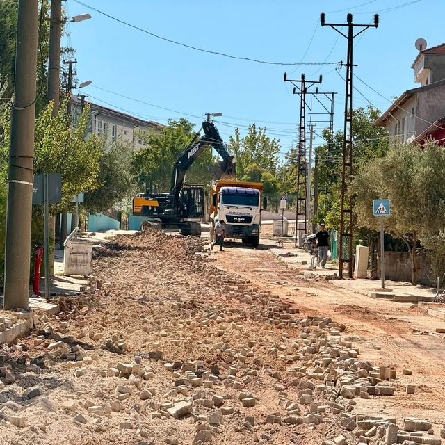 Akçakoca Caddesi'nde asfalt çalışmaları başladı