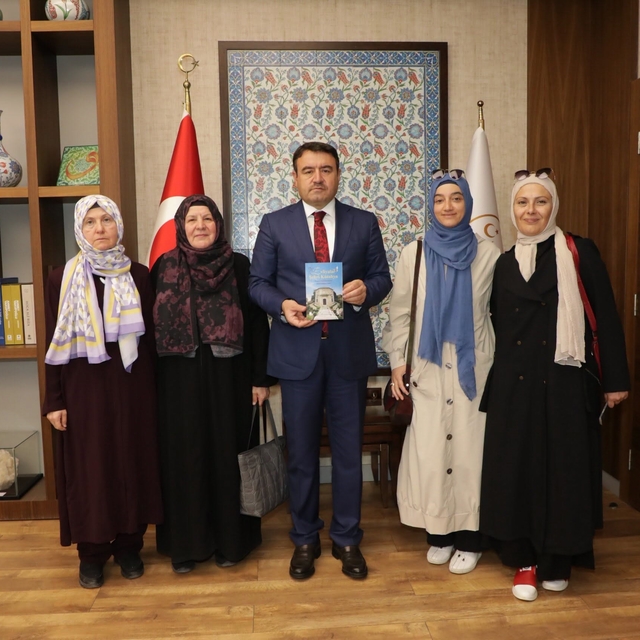 "Evliyalar Şehri Kütahya" kitabı Vali Musa Işın'a takdim edildi