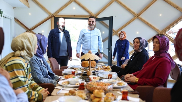 Başkan Özlü, Başiskele'nin üretken kadınları ile bir araya geldi