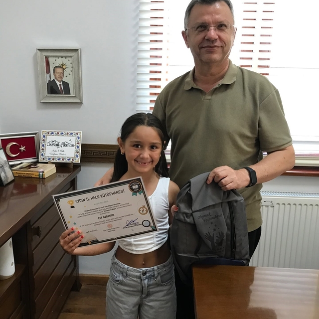 Aydın'da minik kütüphane kaşifleri belgelerini aldı