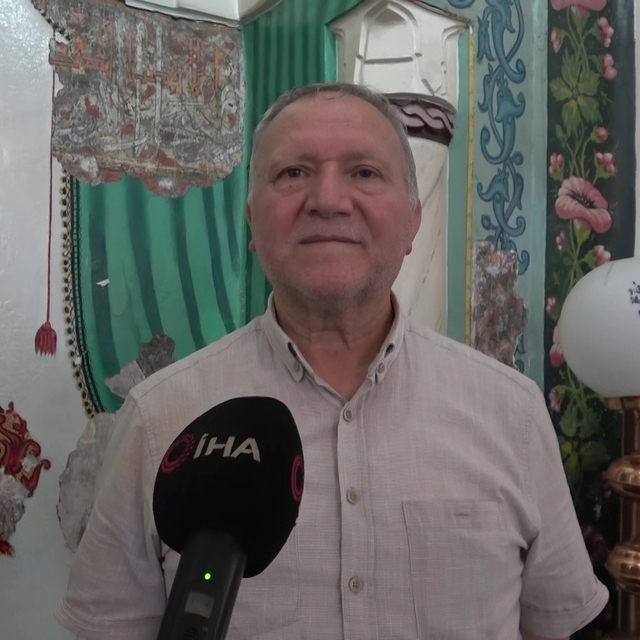 Tarihi camide sıvalar aktı 550 yıllık tarih ortaya çıktı
Tuz Pazarı Camii'n...