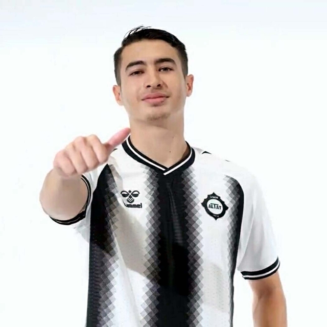 Altay'dan üç imza daha