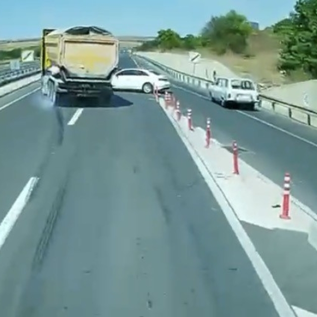 Tekirdağ'da tır şoförünün dikkati faciayı önledi: O anlar kamerada
