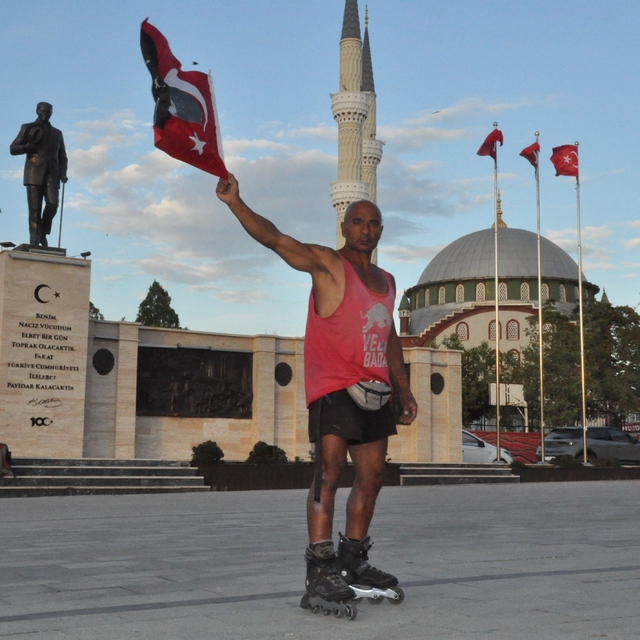 Almanya'dan Ankara'ya patenle gidiyor
"Bu; çocuklar, insanlık, dostluk, bar...