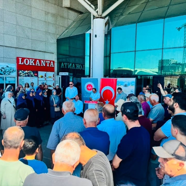 Bolu'dan 25 kişilik umre kafilesi dualarla uğurlandı