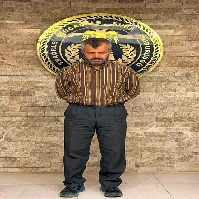 FETÖ'nün suikast timindeki Burkay Karatepe ile bağlantılı şüphelilere opera...