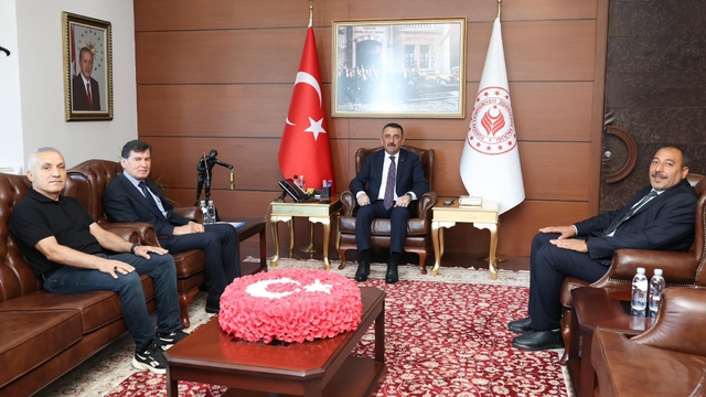 Vali Hacıbektaşoğlu Romanlara yönelik saha çalışmalarını görüştü