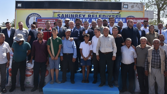 Şahinbey'den çitçilere 2 bin ton gübre desteği