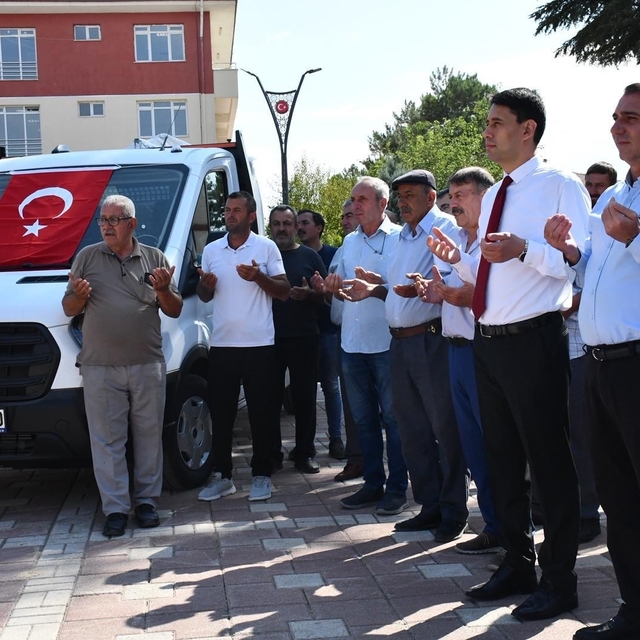 Beylikova'da tarımsal kalkınmaya büyük destek
9 milyon TL'lik hibe ile araç...