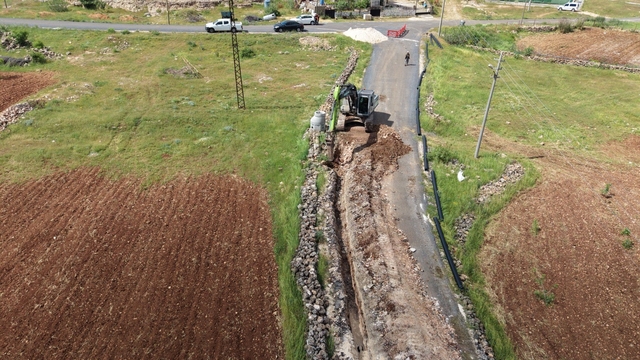 Mardin'de bir mahallede daha atık su döşeme çalışmalarını tamamladı
