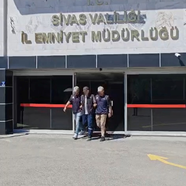 Firari FETÖ hükümlüsü Sivas'ta yakayı ele verdi