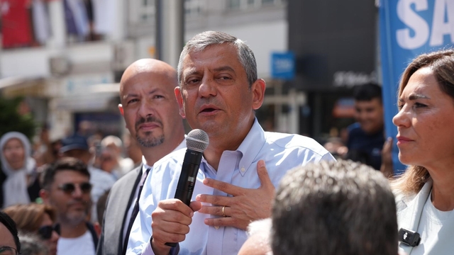 Özgür Özel Çorlu'da konuştu: "Yeni Parti, geçmişte Cumhuriyet Halk Partisi'nde siyaset yapanların yeni partisidir"