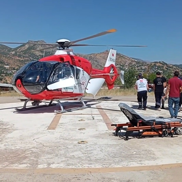 Elinden yaralanan hasta, helikopter ambulansla Malatya'ya sevk edildi