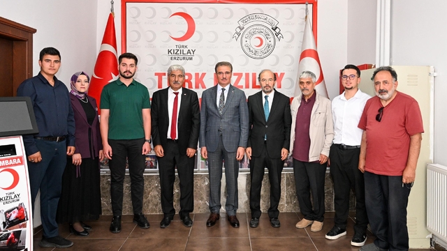 Vali  Aydın Baruş Kızılay'da