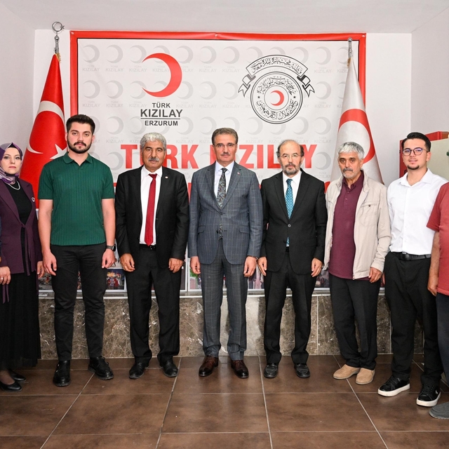 Vali  Aydın Baruş Kızılay'da