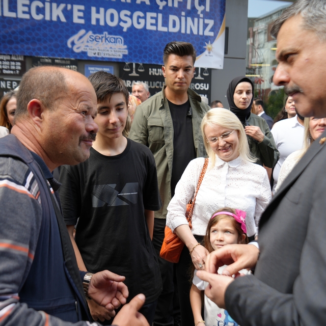 Bakan Çiftçi'ye tespih hediye etti