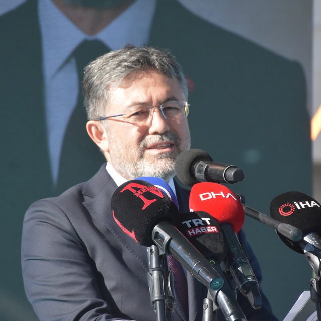 Bakan Yumaklı: 107 yıl önce istiklal için ayağa kalkan Türkiye, bugün istik...