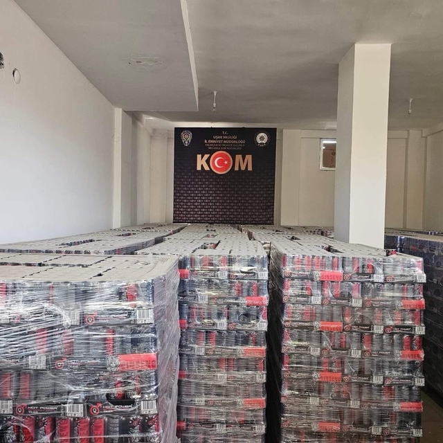Uşak'ta 16 bin 200 adet tarihi geçmiş enerji içeceği ele geçirildi