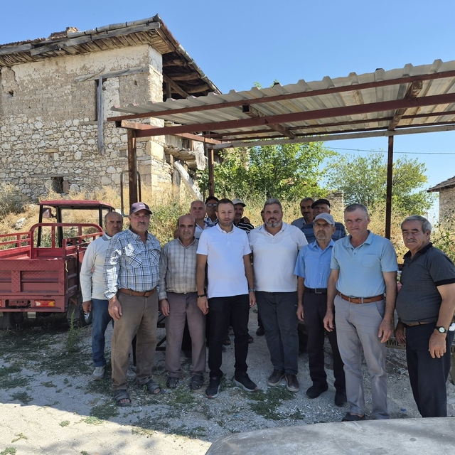Uşak İl Tarım ve Orman Müdürlüğü personelleri üreticilerle bir araya geldi