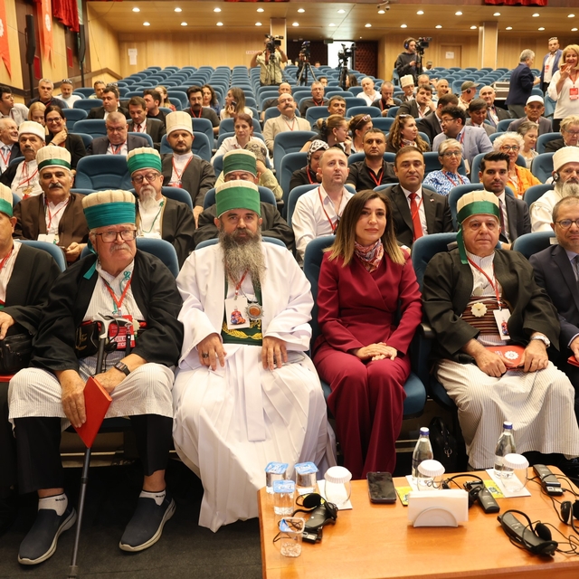 Hacıbektaş'ta Bektaşiliğin Anadolu'dan Balkanlar'a uzanan yolculuğu ele alı...