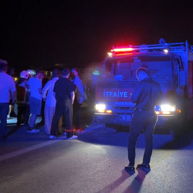İznik'te tır, traktöre arkadan çarptı: 1 ölü