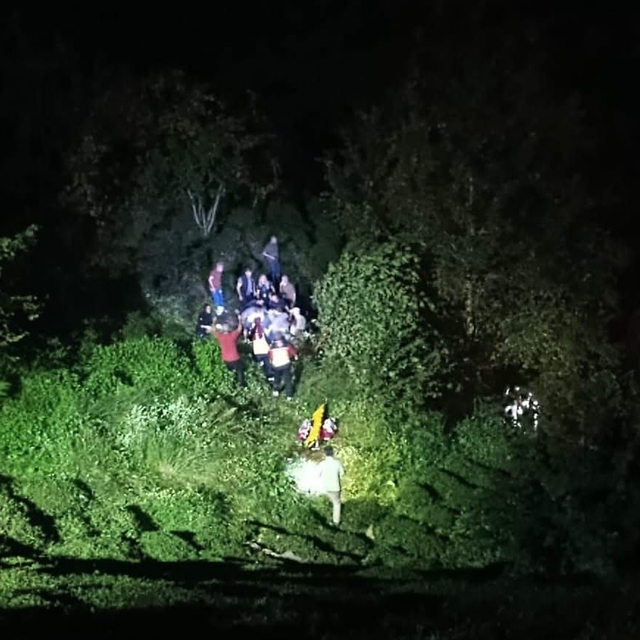 Rize'de kamyonet uçuruma yuvarlandı; ağabey ve kardeşi öldü, 1 kişi yaralan...