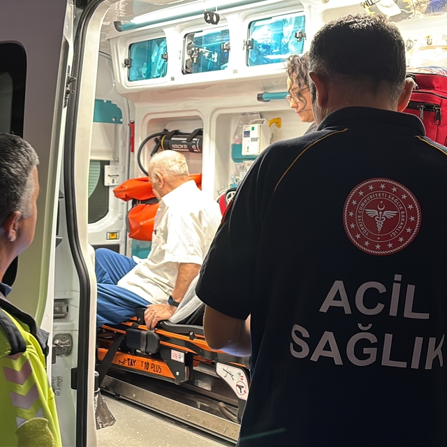 Direksiyon başında kalp krizi geçirdi, polisten yardım istedi