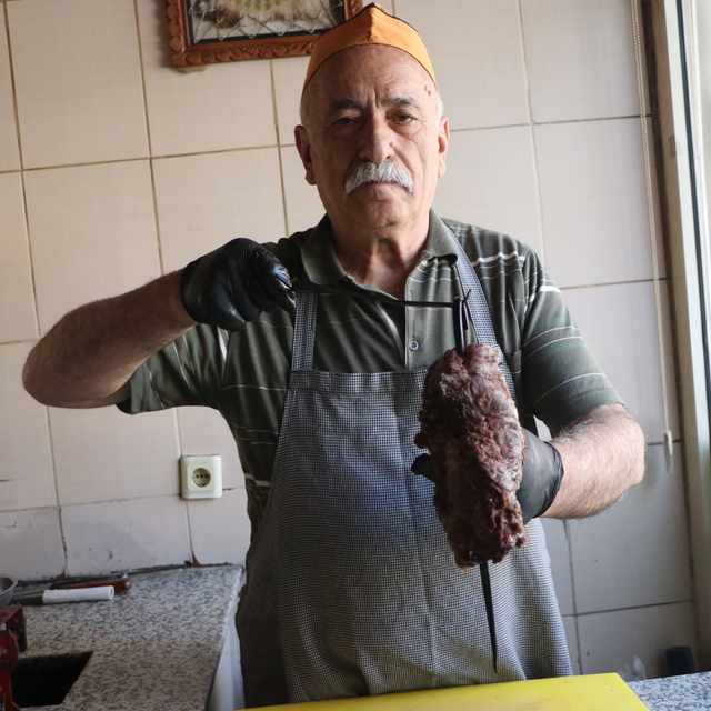 62 yıldır tandır kebabı geleneğini yaşatıyor