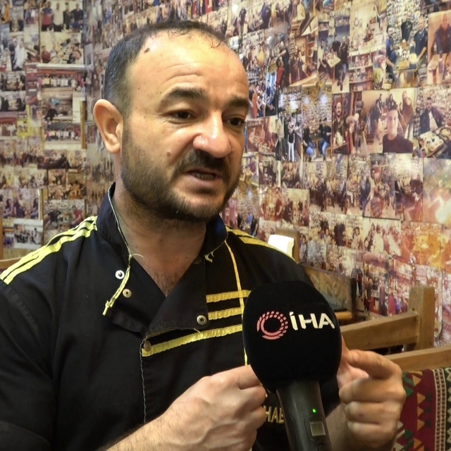 İp üzerine astığı 2 fotoğrafla başlayan hikayeyi müşterisinin sorusuyla sür...