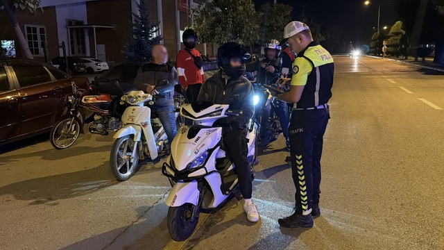 Bolu'da gece denetiminde motosikletlilere hayati uyarı