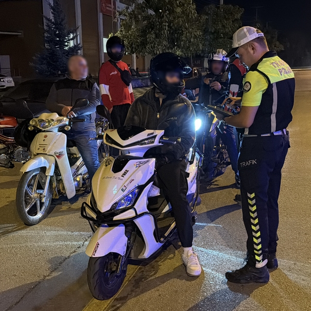 Bolu'da gece denetiminde motosikletlilere hayati uyarı
