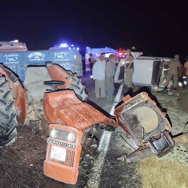 Şanlıurfa'da zincirleme trafik kazası: 3 yaralı
Birecik'te 2 otomobil ile t...
