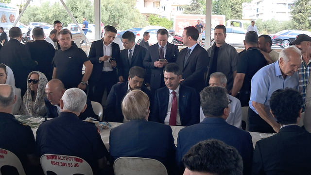 Bakan Kurum: Dünya Antalya'da buluşacak, dünya Antalya'da kucaklaşacak (2)