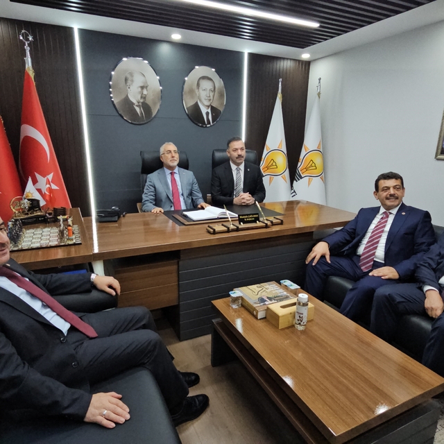 Bakan Işıkhan Zonguldak'ta ziyaretlerde bulundu