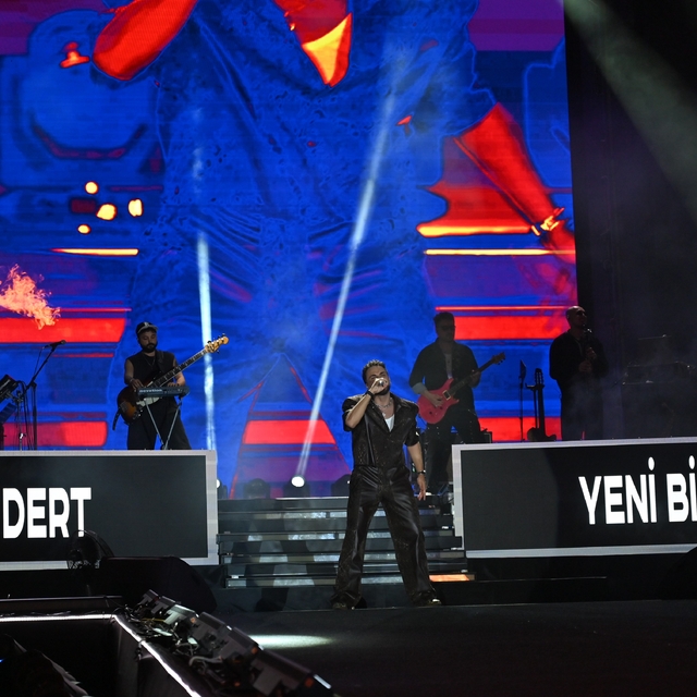 Çanakkale'de festival sahnesinde Sefo rüzgarı