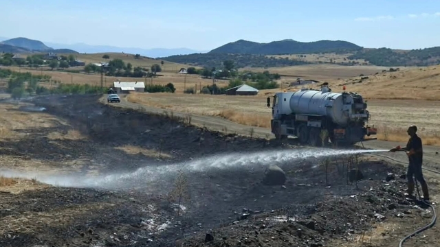 Tunceli'de ot yangını büyümeden söndürüldü