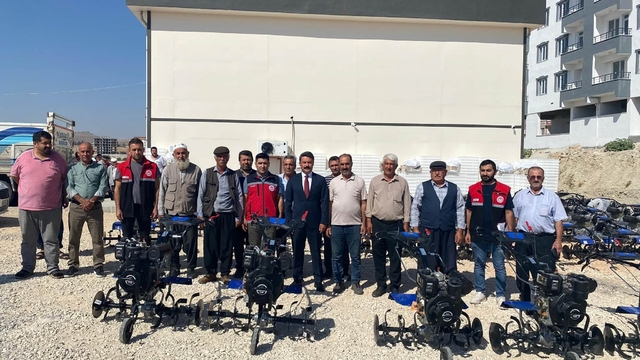 Besni'de üretici ve fırıncılara ekipman desteği