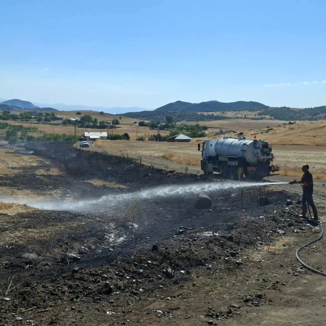Tunceli'de ot yangını büyümeden söndürüldü