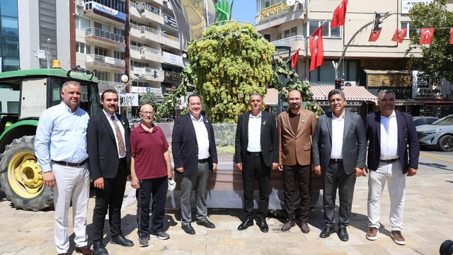 Üzümün başkenti Manisa'da şenlik coşkusu