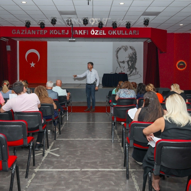 GKV Özel Okulları'nda "Türkiye Yüzyılı Maarif Modeli" semineri