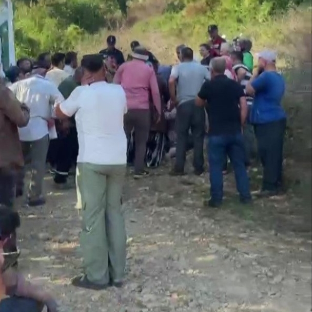 Devrilen traktörün altında kalan sürücü hayatını kaybetti