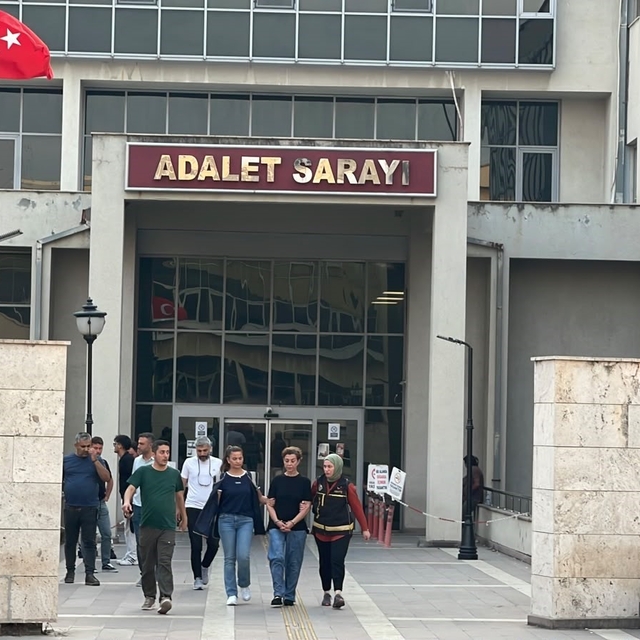 Okul saldırısı davasında tahliye olan saldırganın annesi Osmaniye'de yenide...